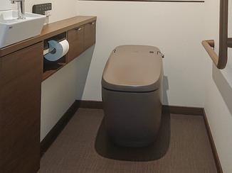 トイレリフォーム エコカラットで華やかさをプラスしたトイレ