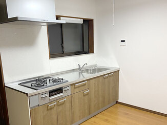 キッチンリフォーム 内装にこだわり明るく快適なった水まわり設備